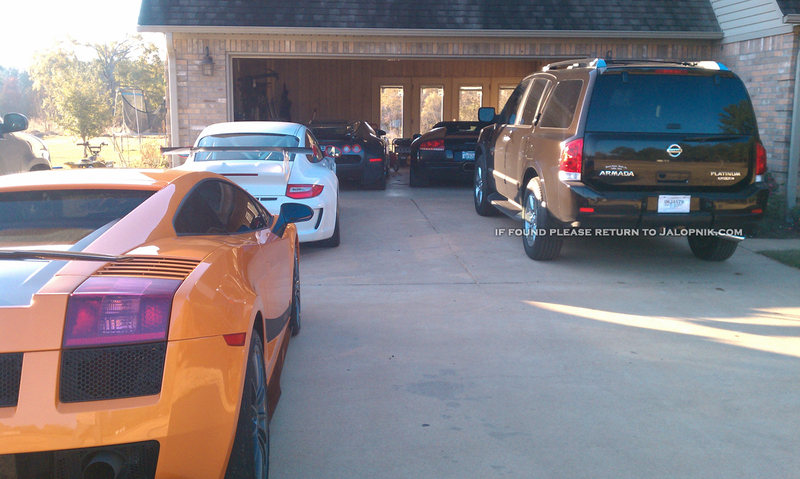 Illustration for article titled Man "intentionally" drove $2.2 million Bugatti Veyron into lake